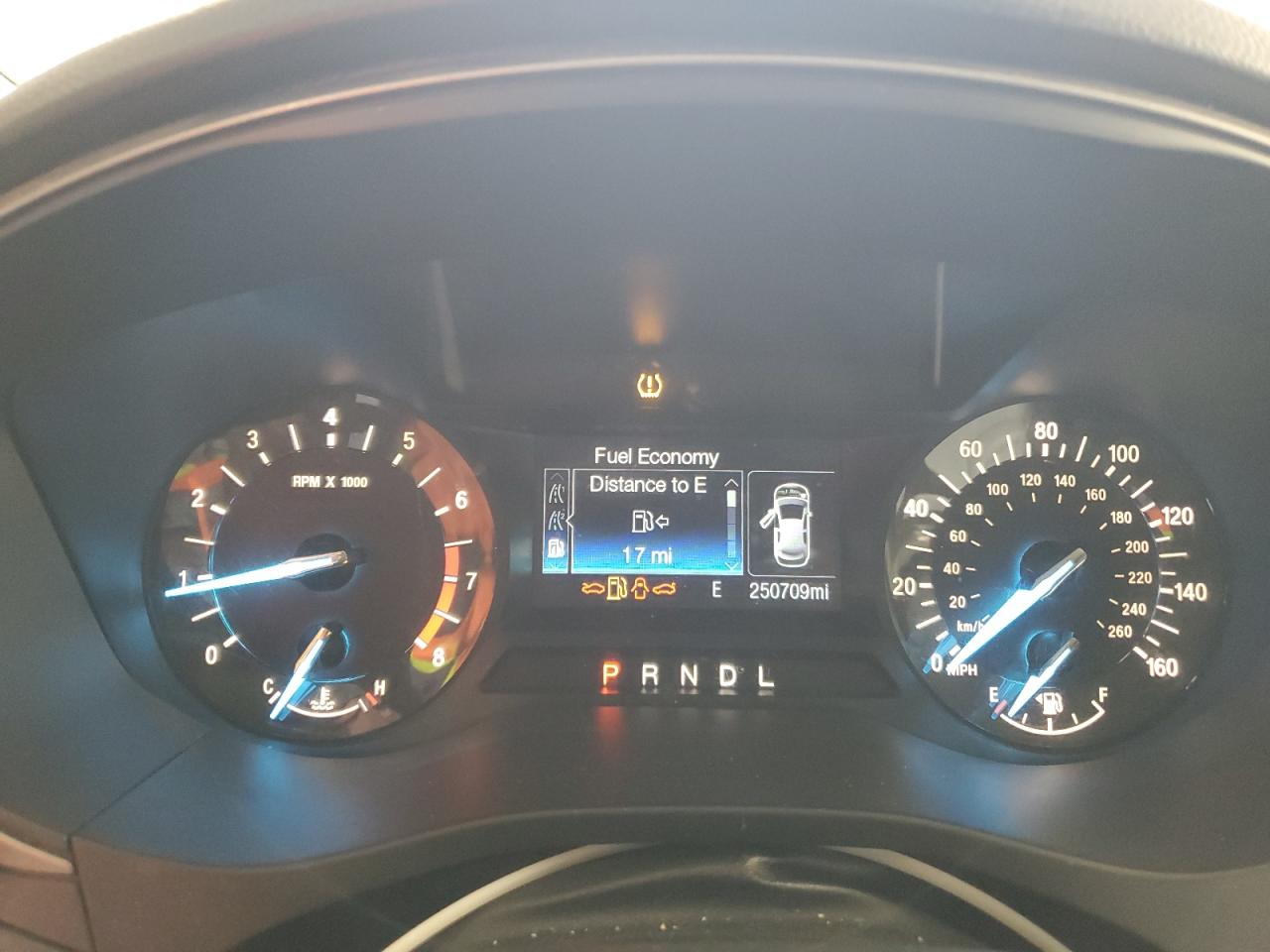 2017 FORD FUSION SE photo 17