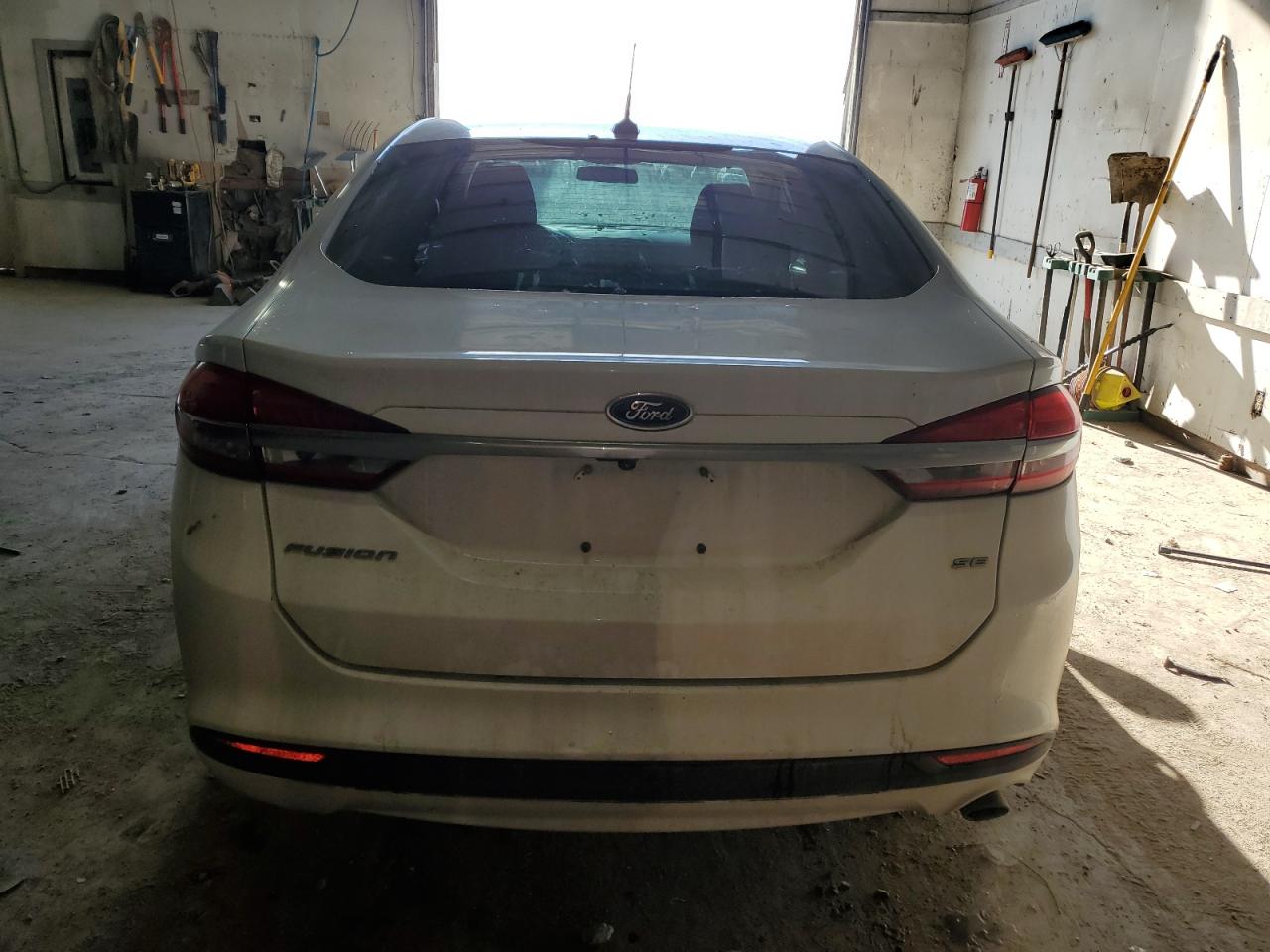 2017 FORD FUSION SE photo 11