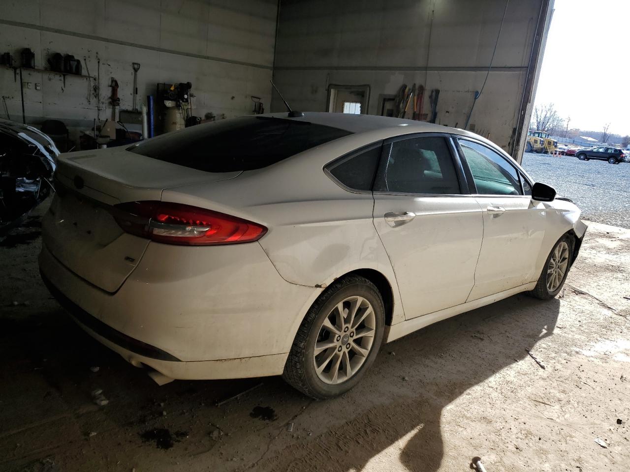 2017 FORD FUSION SE photo 5