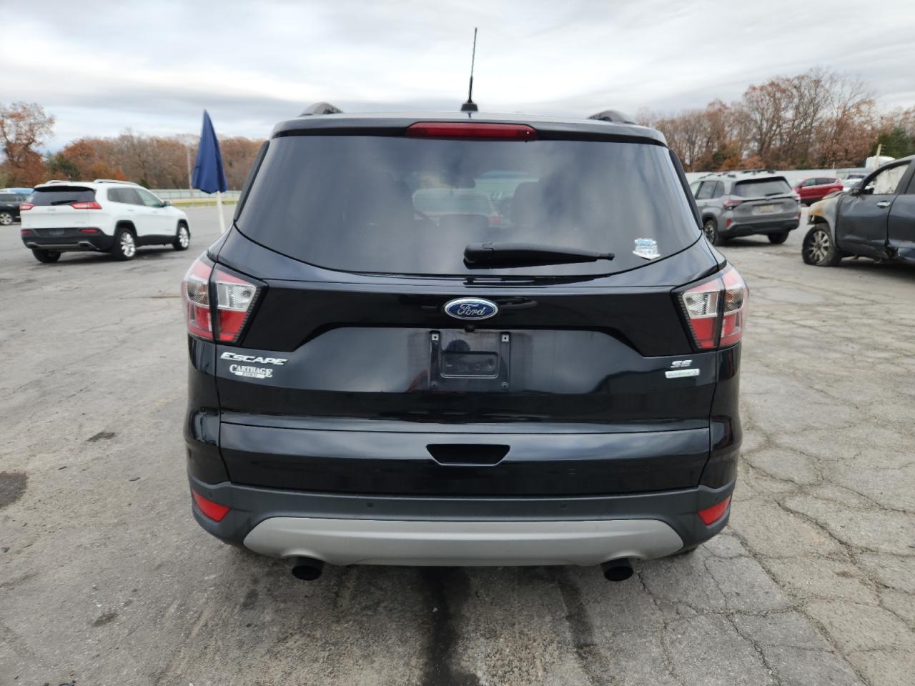 2017 FORD ESCAPE SE photo 6