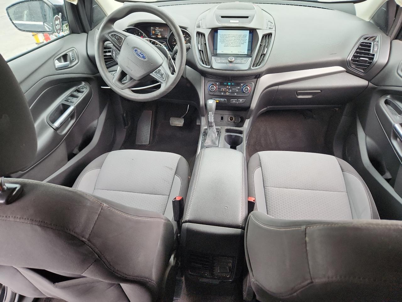 2017 FORD ESCAPE SE photo 8