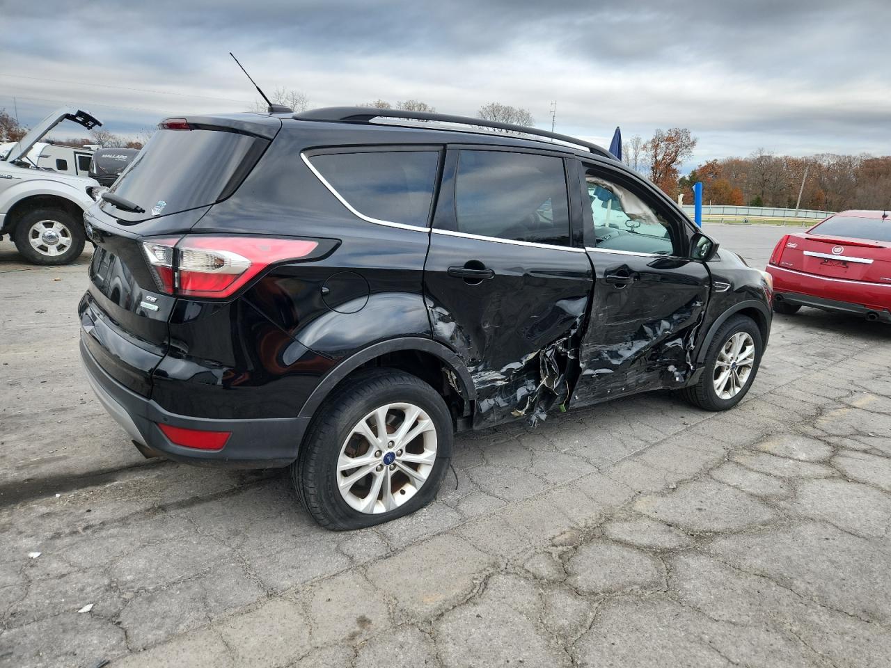 2017 FORD ESCAPE SE photo 3
