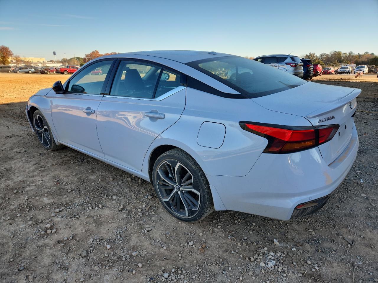 2025 NISSAN ALTIMA SR photo 2