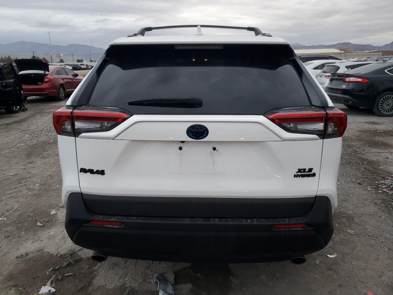 2024 TOYOTA RAV4 XLE photo 21