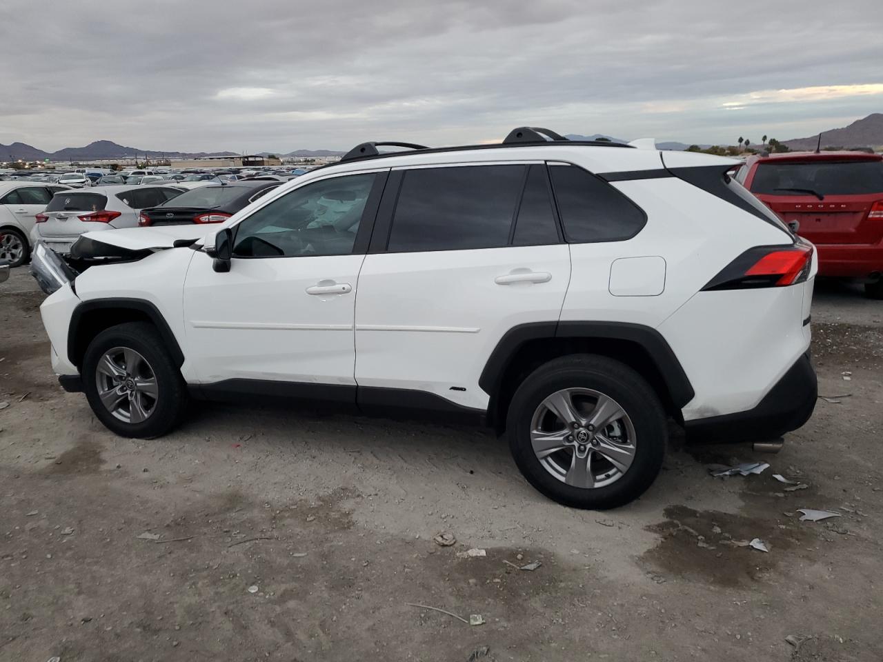 2024 TOYOTA RAV4 XLE photo 5
