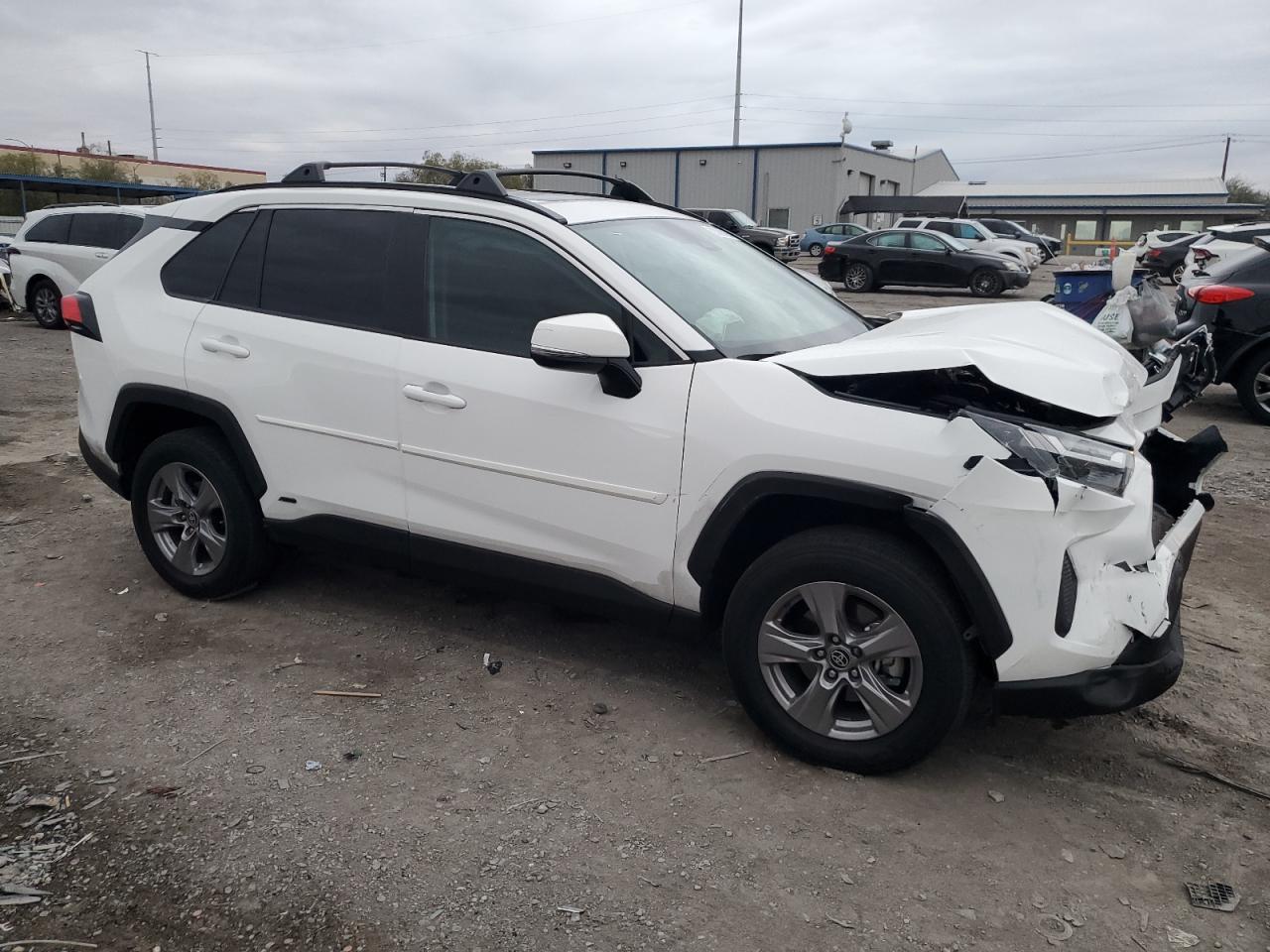 2024 TOYOTA RAV4 XLE photo 13