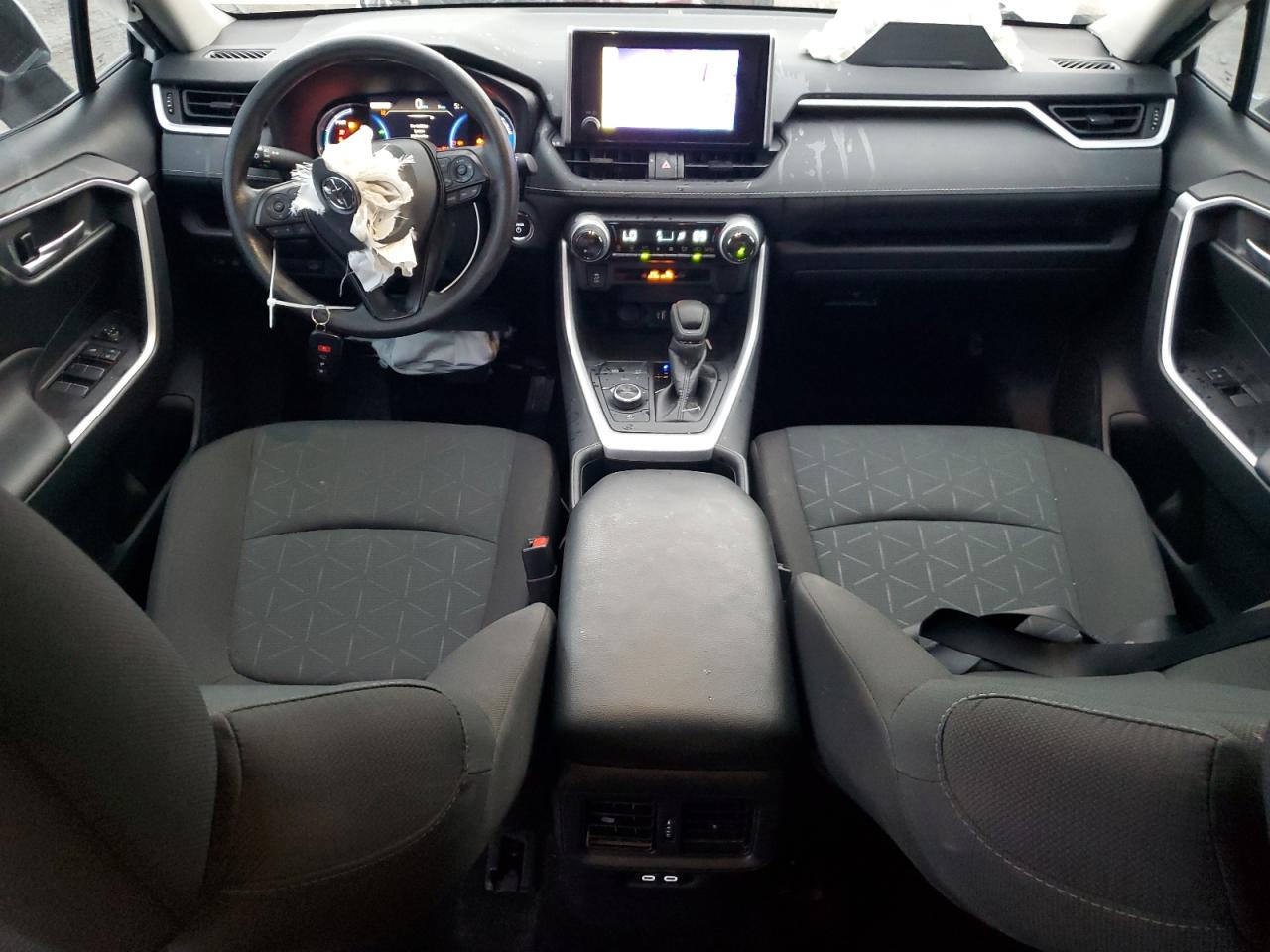 2024 TOYOTA RAV4 XLE photo 29