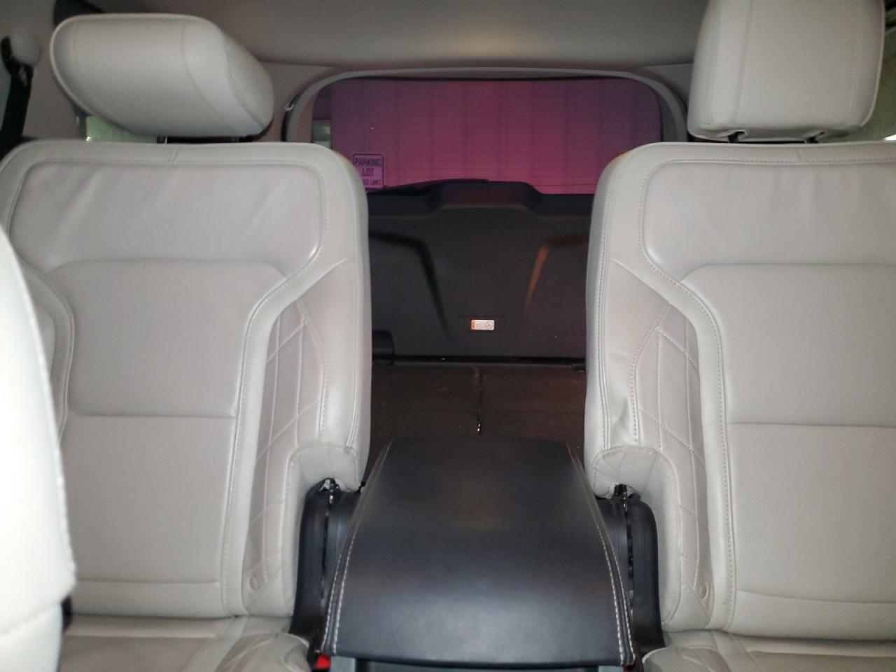 2016 FORD EXPLORER PLATINUM photo 10