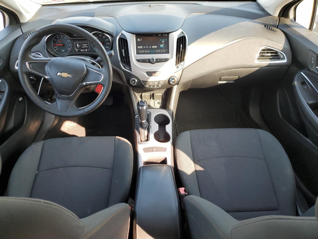 2017 CHEVROLET CRUZE LS photo 22