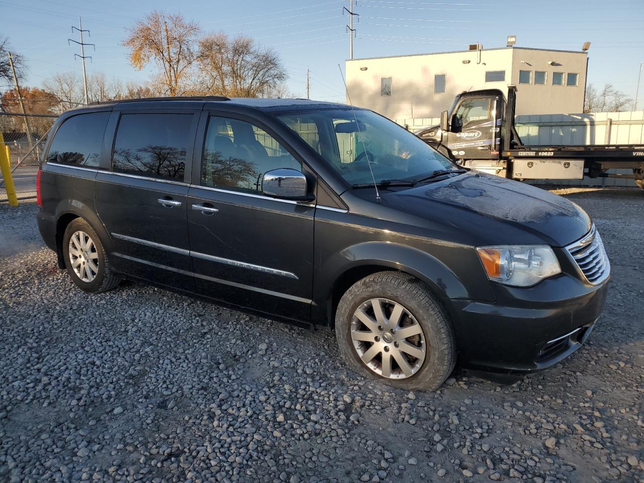 2012 CHRYSLER TOWN & COUNTRY TOURING L photo 4