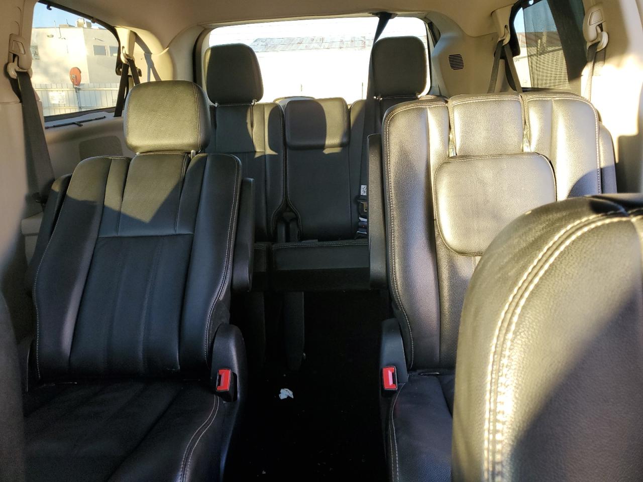 2012 CHRYSLER TOWN & COUNTRY TOURING L photo 10