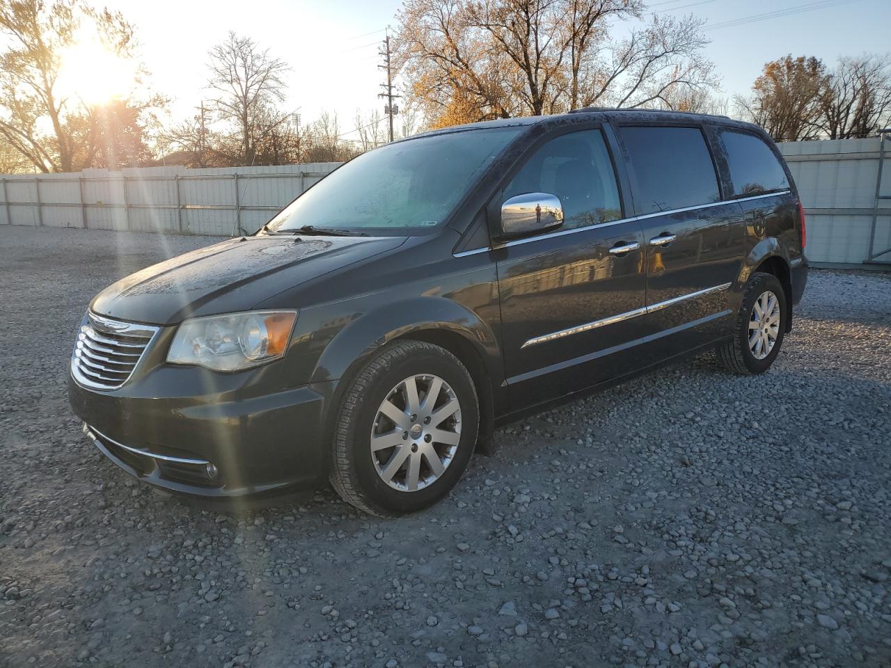 2012 CHRYSLER TOWN & COUNTRY