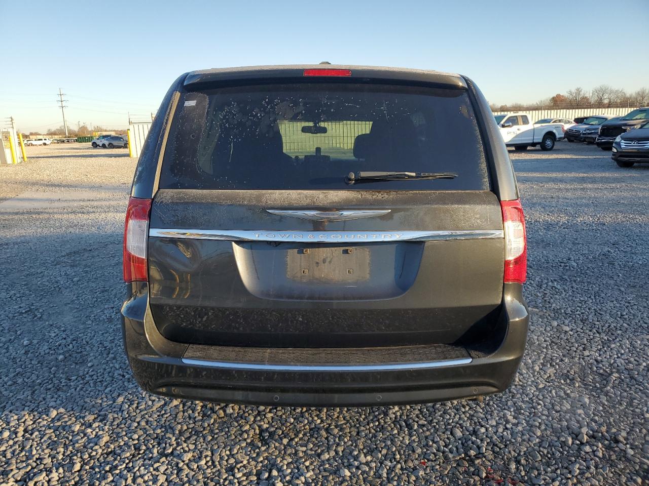 2012 CHRYSLER TOWN & COUNTRY TOURING L photo 6