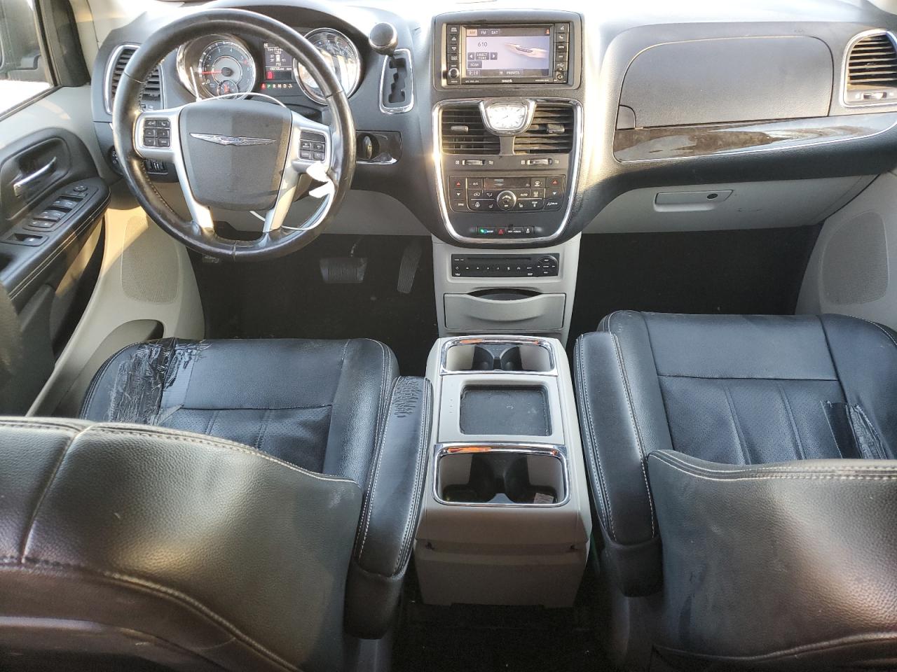 2012 CHRYSLER TOWN & COUNTRY TOURING L photo 8