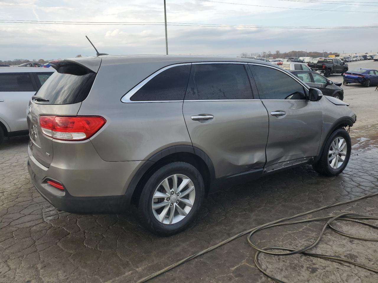 2016 KIA SORENTO L photo 5