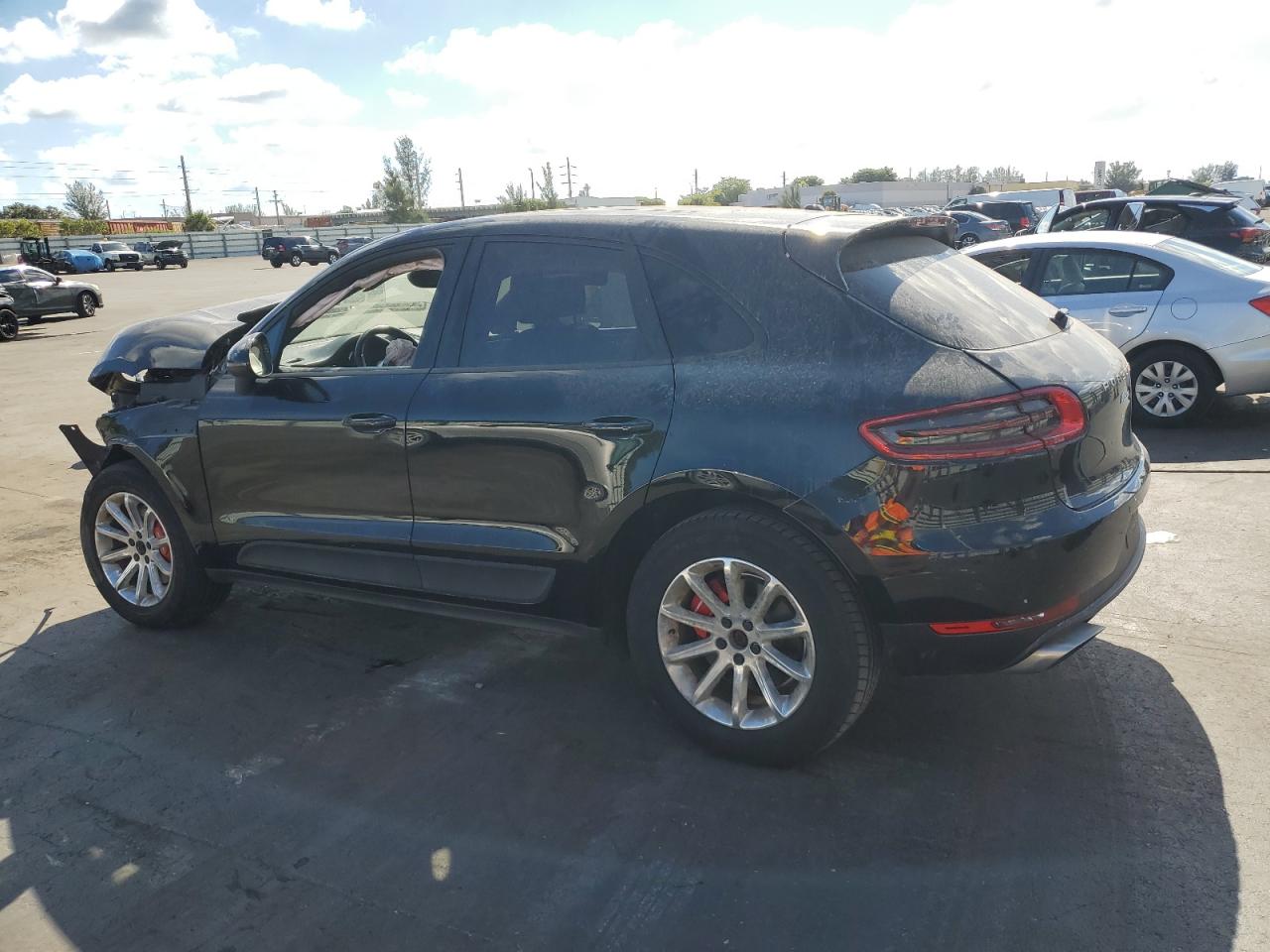 2018 PORSCHE MACAN photo 2