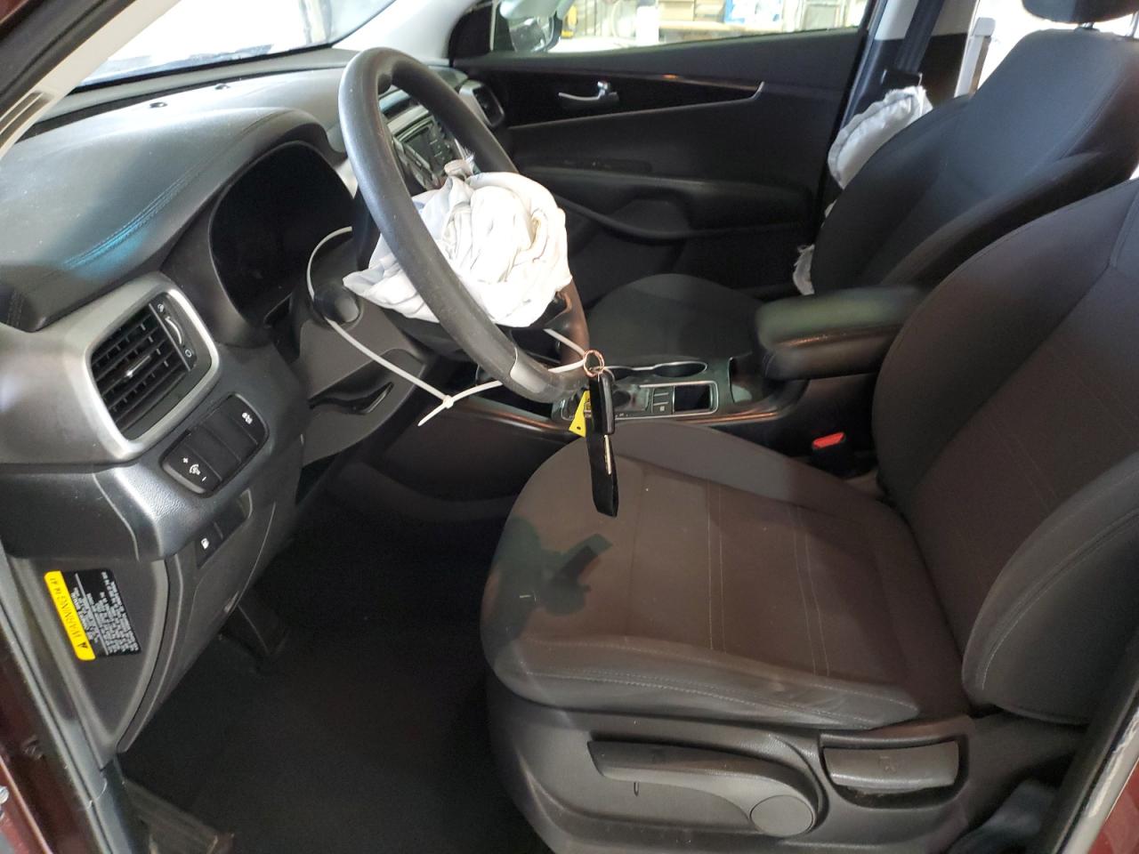 2017 KIA SORENTO LX photo 7