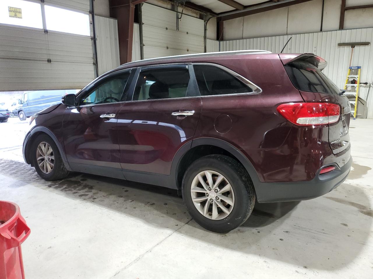 2017 KIA SORENTO LX photo 2