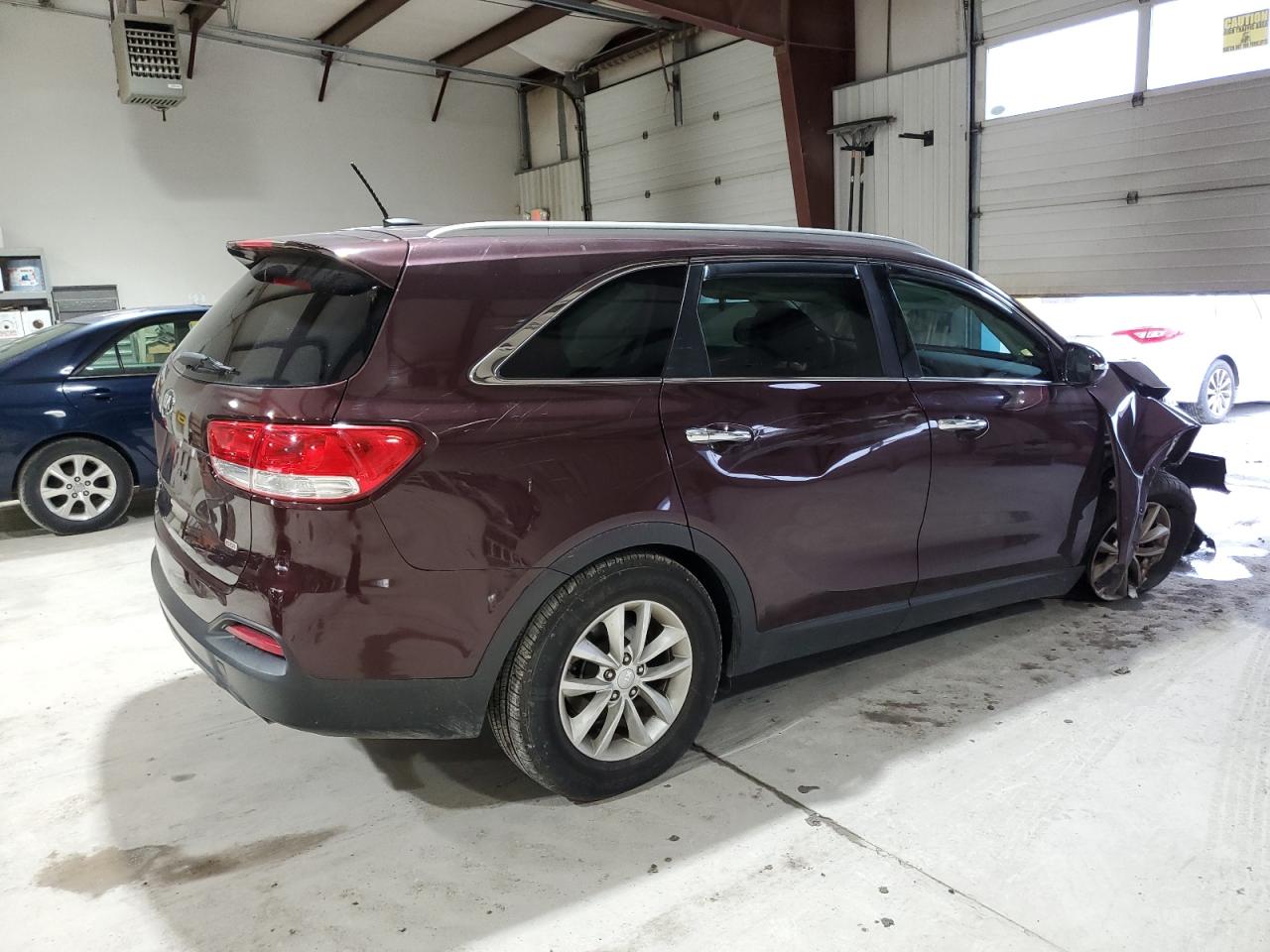 2017 KIA SORENTO LX photo 3