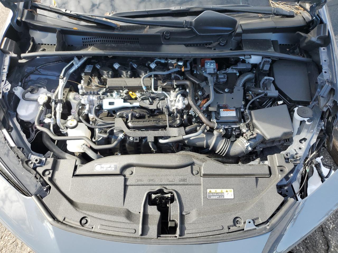 2025 TOYOTA PRIUS XLE photo 31