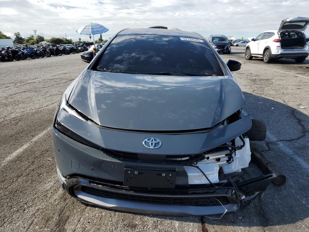 2025 TOYOTA PRIUS XLE photo 13