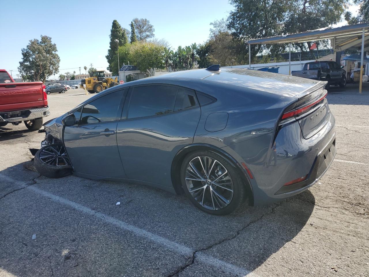 2025 TOYOTA PRIUS XLE photo 4