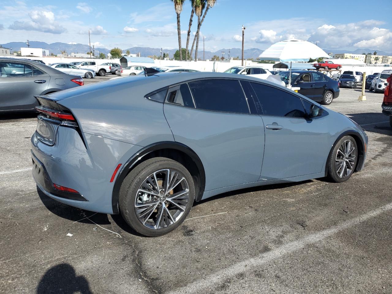 2025 TOYOTA PRIUS XLE photo 7