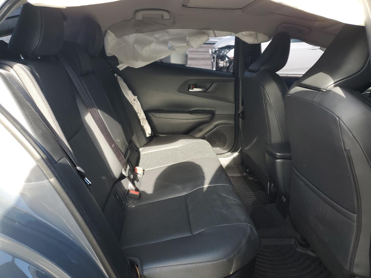2025 TOYOTA PRIUS XLE photo 28
