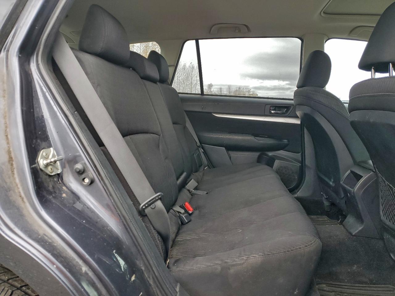 2011 SUBARU OUTBACK 2.5I PREMIUM photo 31