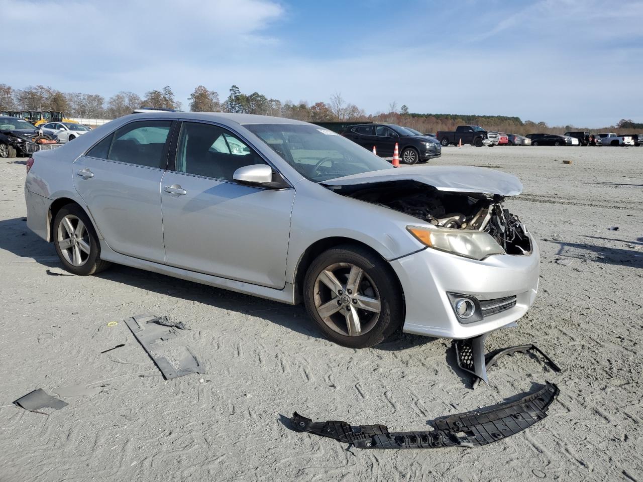 2013 TOYOTA CAMRY L photo 4