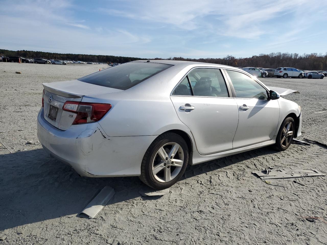 2013 TOYOTA CAMRY L photo 3