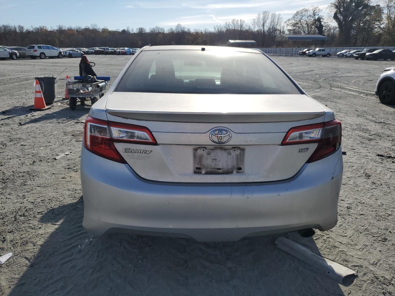 2013 TOYOTA CAMRY L photo 6