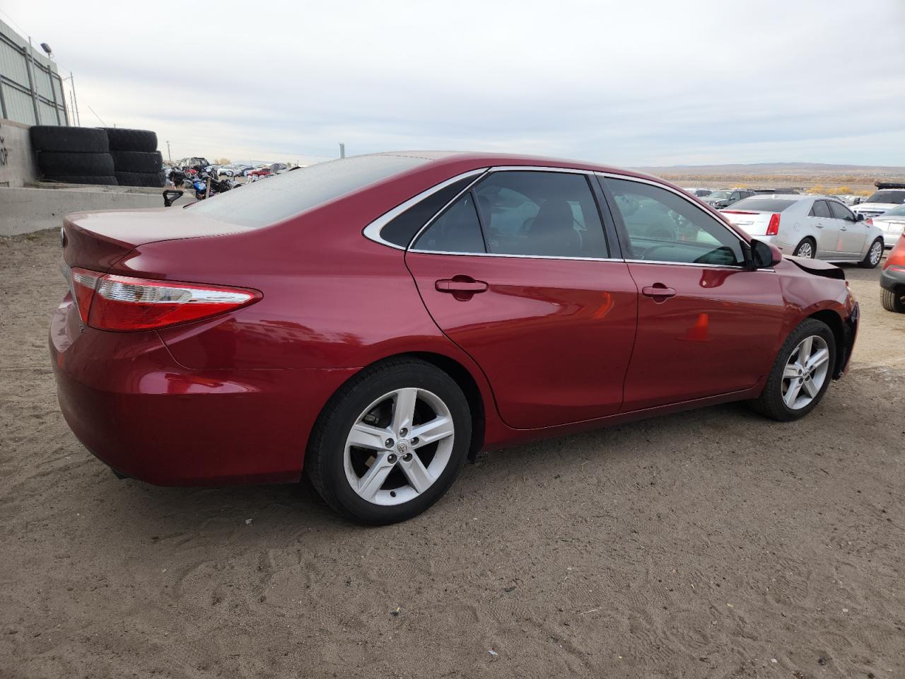 2017 TOYOTA CAMRY LE photo 3