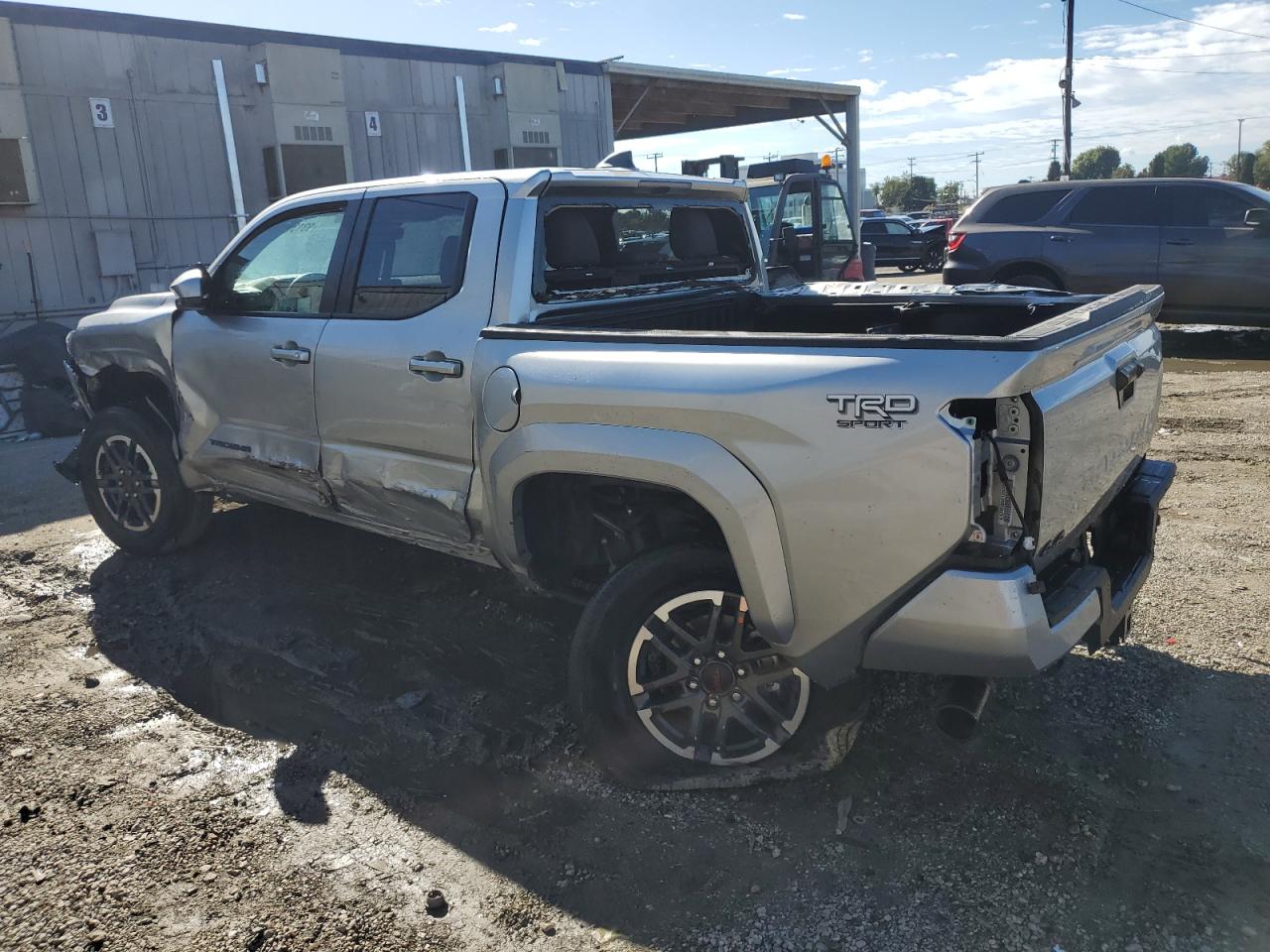 2025 TOYOTA TACOMA DOUBLE CAB photo 3