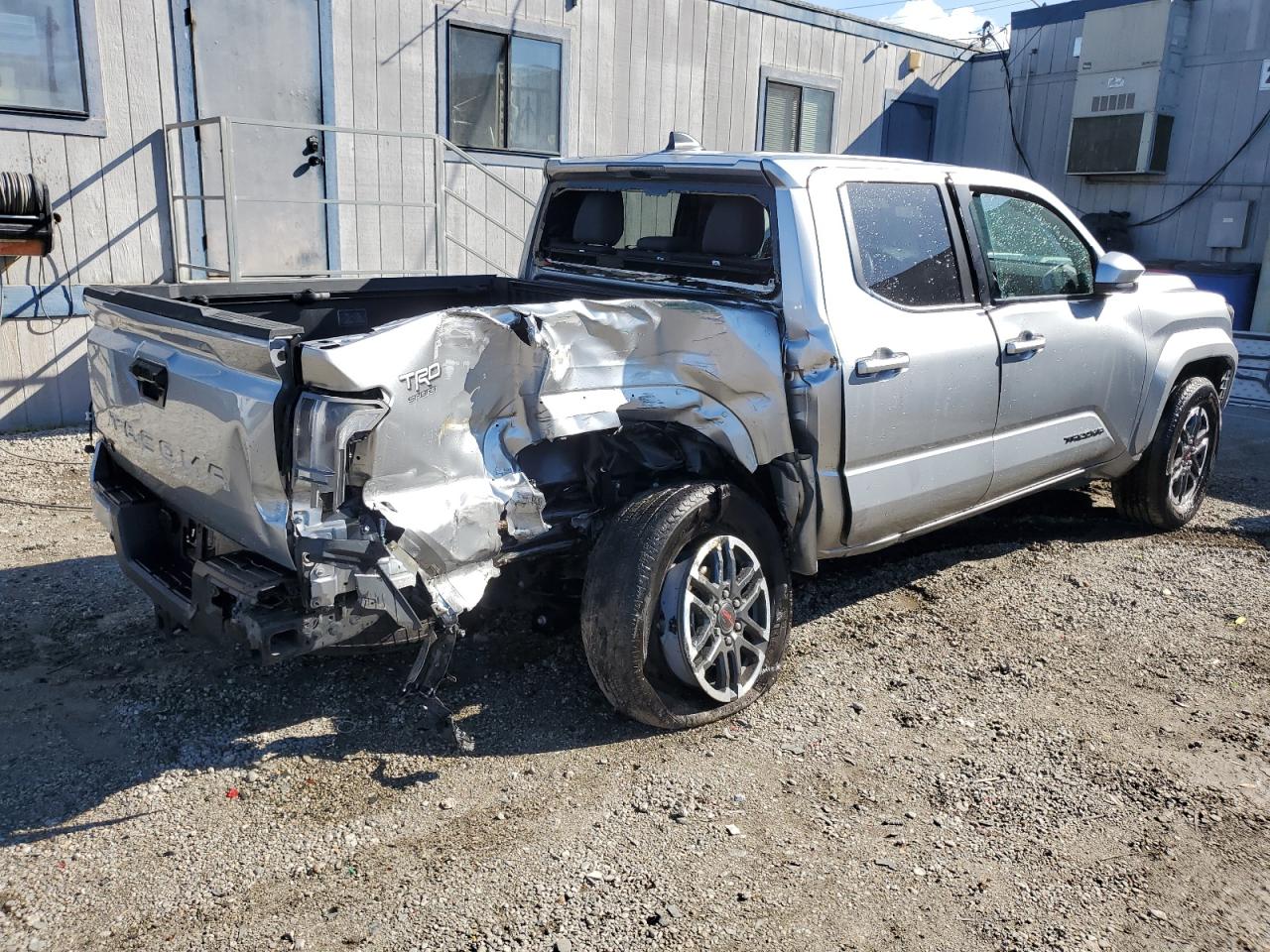 2025 TOYOTA TACOMA DOUBLE CAB photo 5