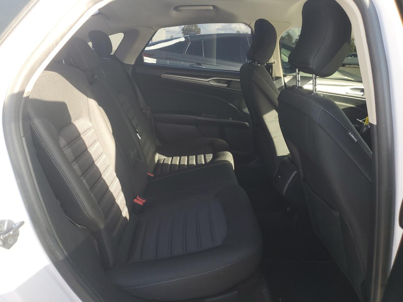 2018 FORD FUSION SE photo 19