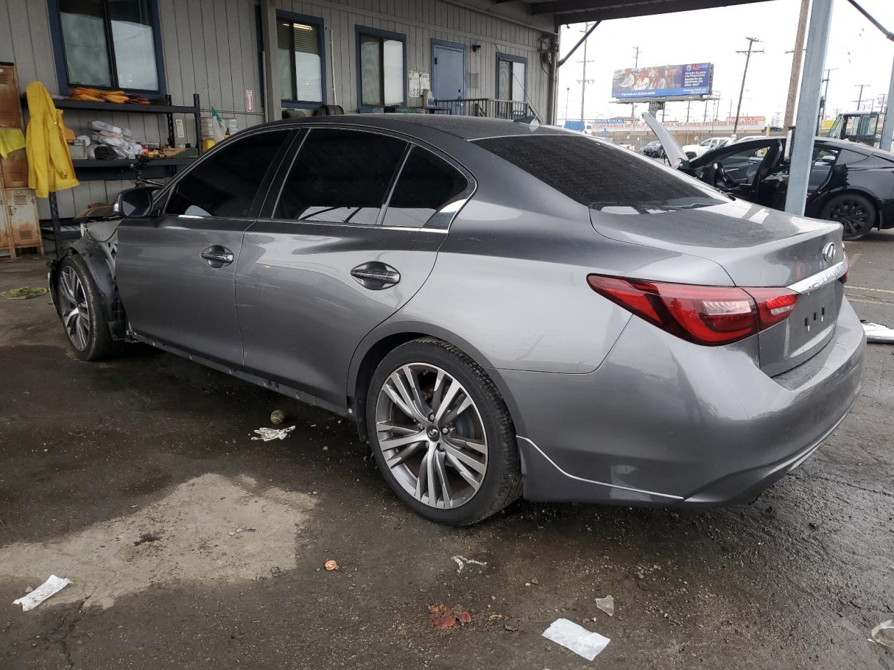 2018 INFINITI Q50 LUXE photo 3