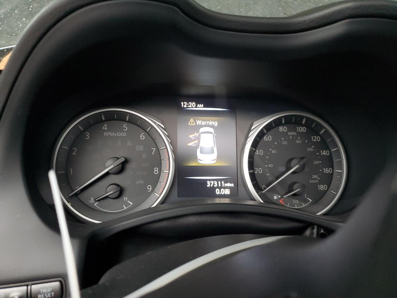 2018 INFINITI Q50 LUXE photo 17