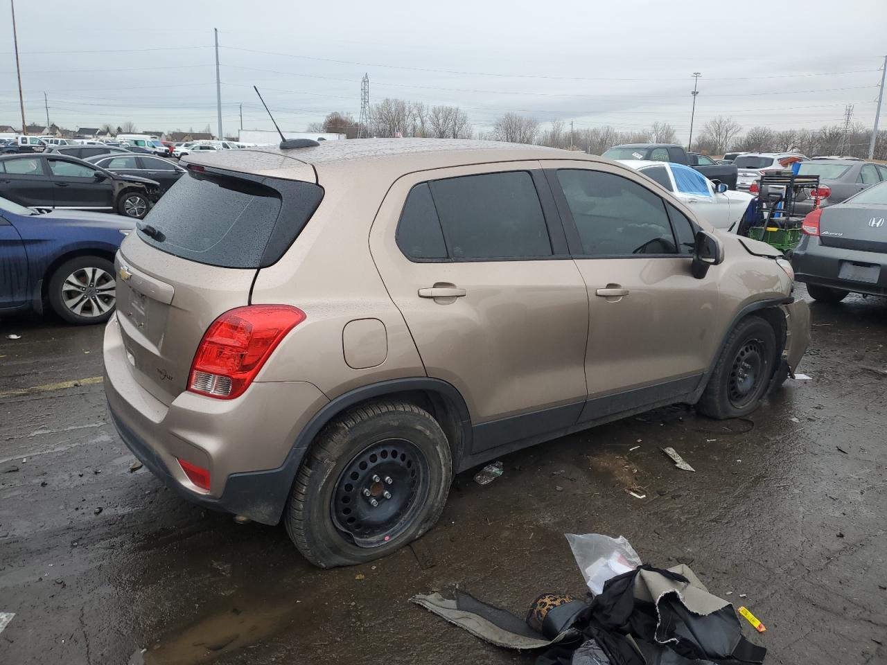 2018 CHEVROLET TRAX LS photo 3