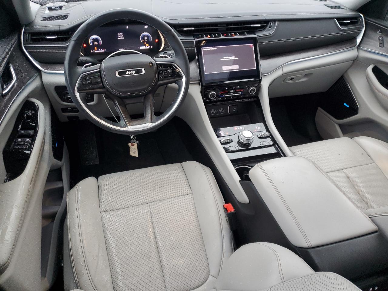 2022 JEEP GRAND CHEROKEE OVERLAND photo 22