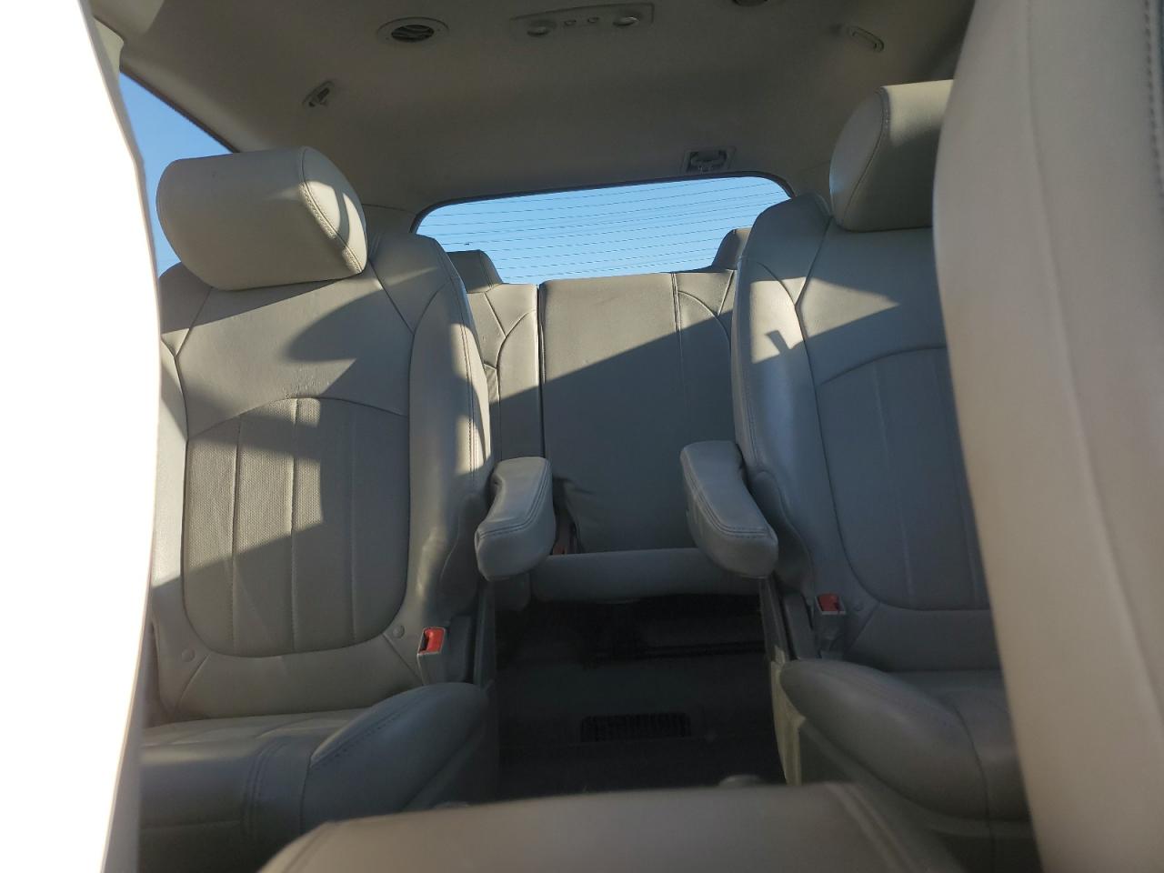 2015 BUICK ENCLAVE photo 28