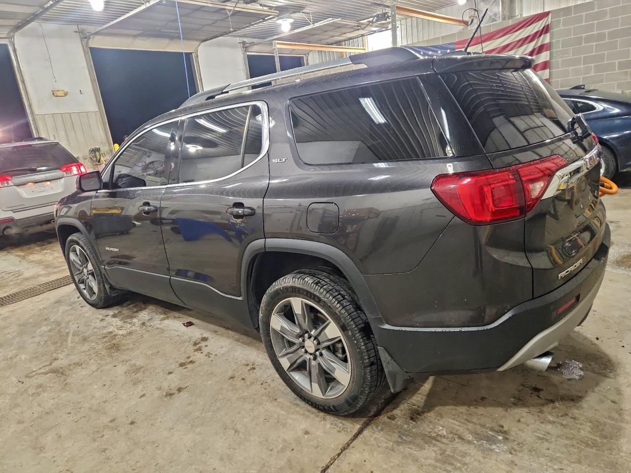 2017 GMC ACADIA SLT-2 photo 3