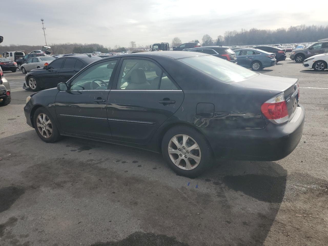 2005 TOYOTA CAMRY LE photo 4