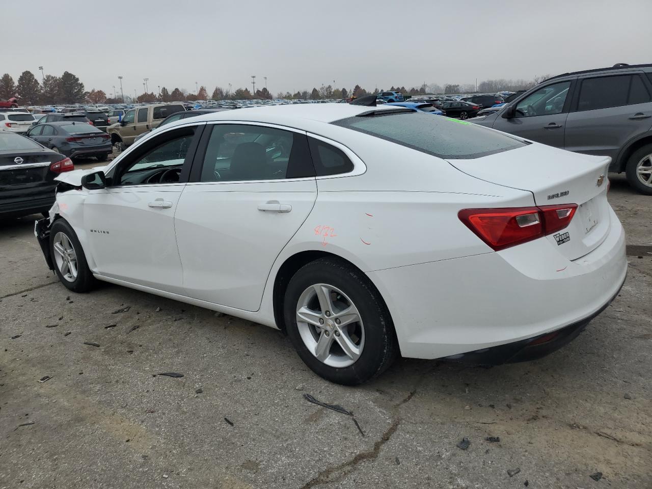 2023 CHEVROLET MALIBU LS photo 3