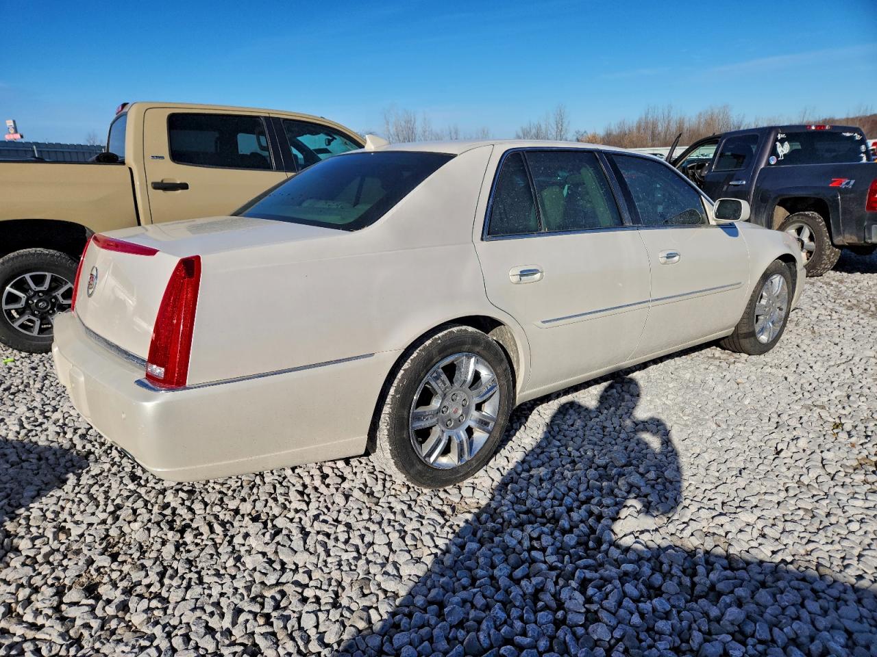 2011 CADILLAC DTS PLATINUM photo 5