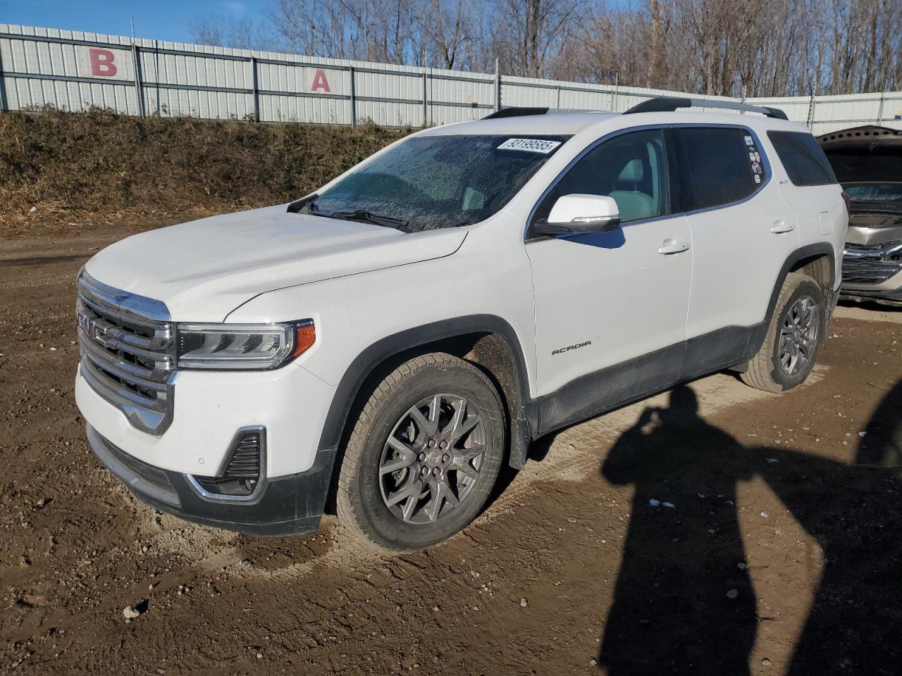 2021 GMC ACADIA SLT photo 2