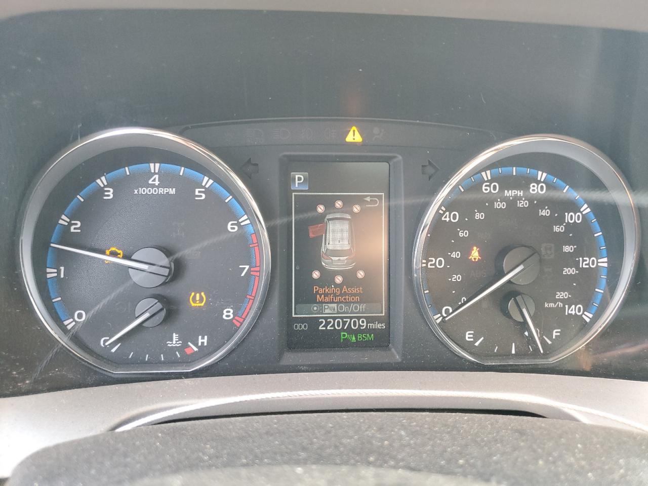 2017 TOYOTA RAV4 LIMITED photo 9