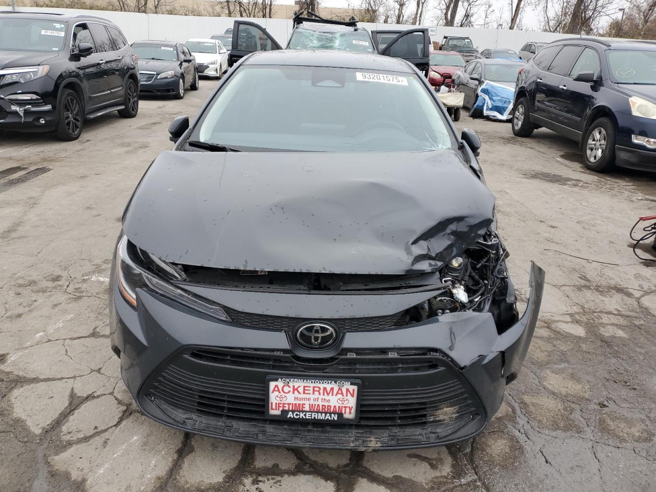 2025 TOYOTA COROLLA LE photo 9