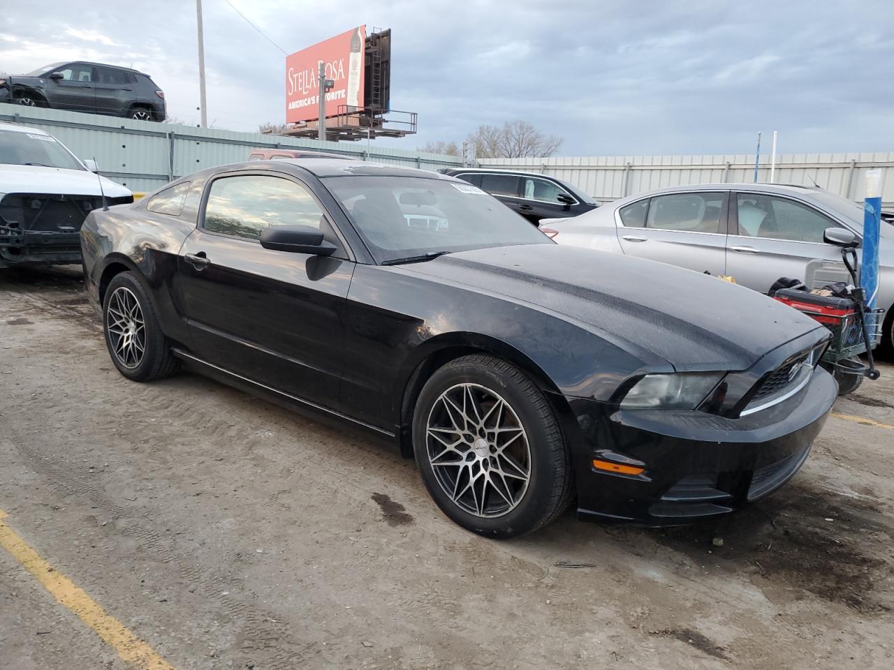 2014 FORD MUSTANG photo 4