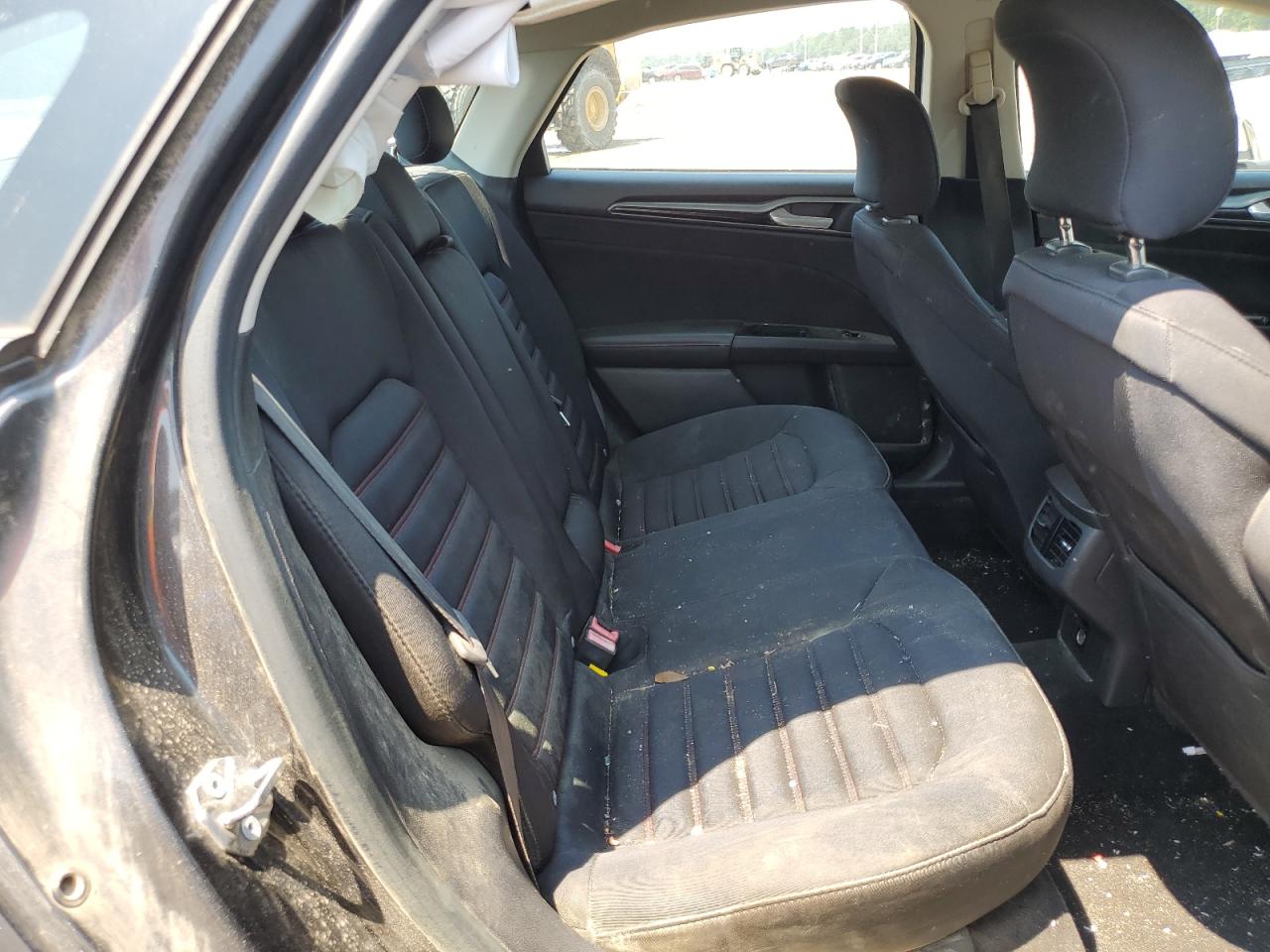 2015 FORD FUSION SE photo 28